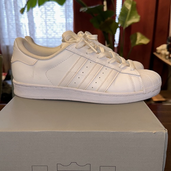 Used White super star Adidas GS 7Y W8.5 - Picture 3 of 7